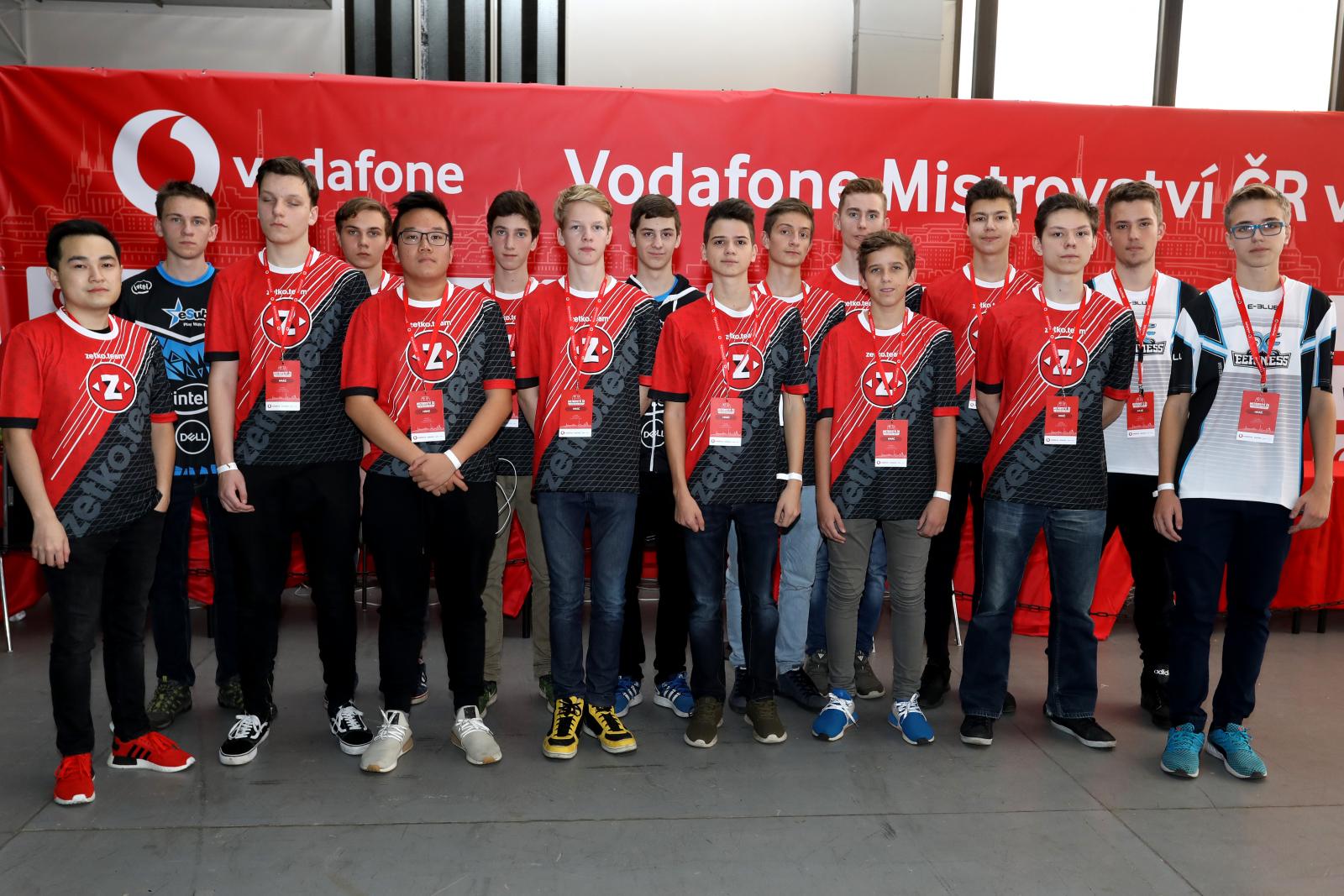 Soutěžící v Clash Royale turnaji Vodafone MČR mobilních her 2017