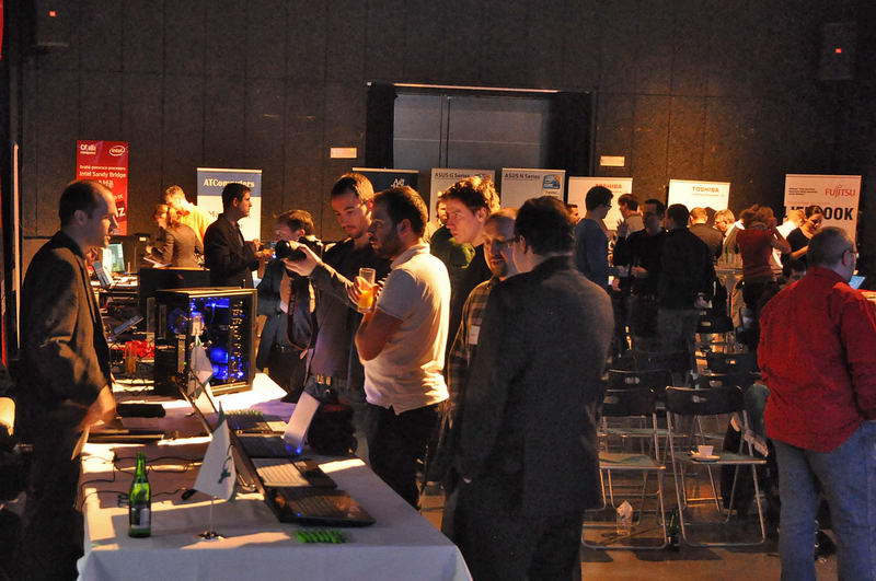INTEL Tisková konference INTEL Tisková konference