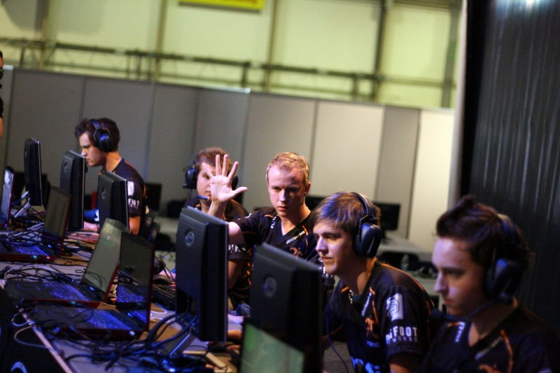 fnatic během turnaje v Dubaji fnatic během turnaje v Dubaji