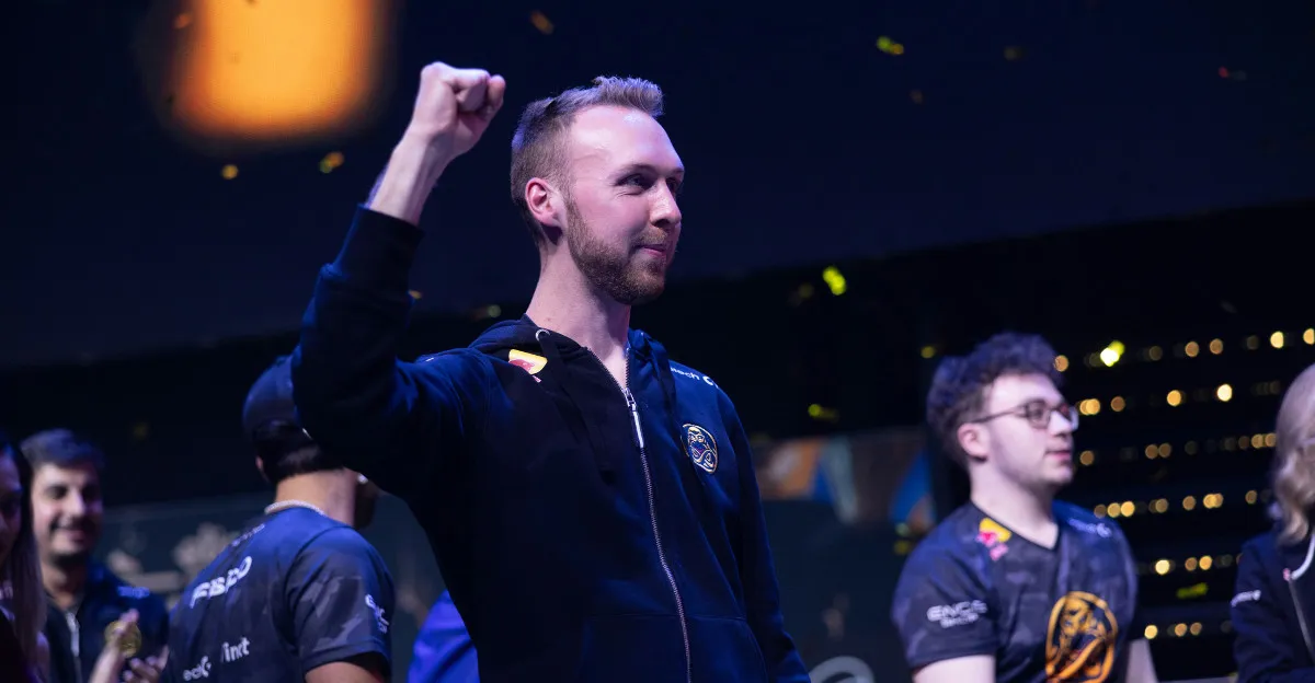 Lukas „gla1ve“ Rossander