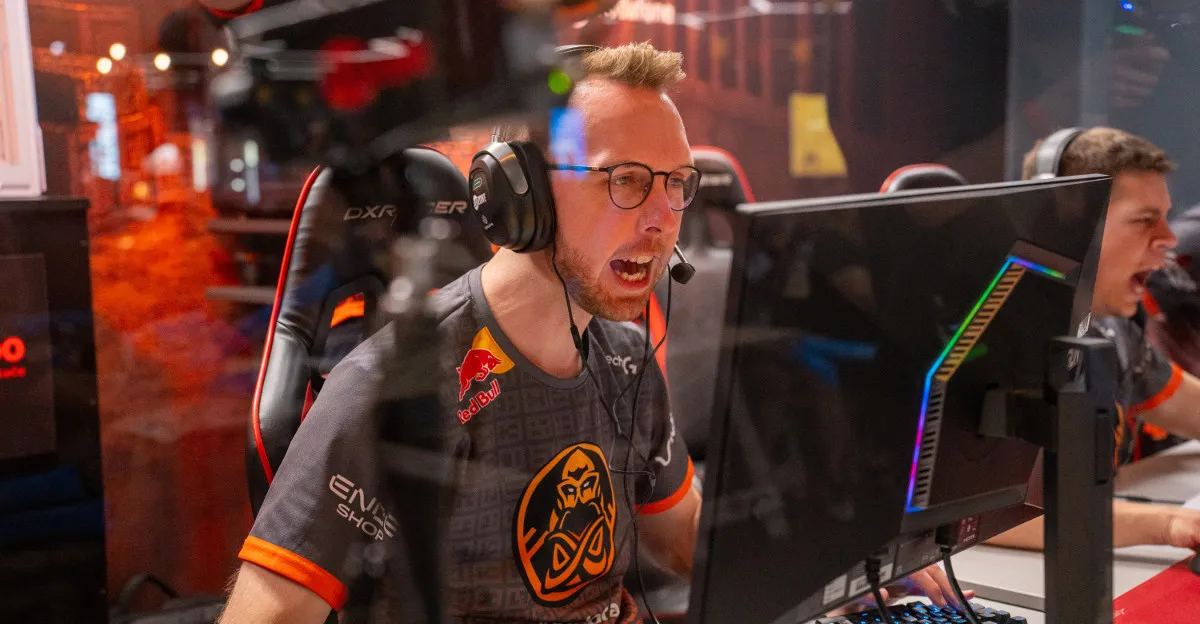 Lukas „gla1ve“ Rossander