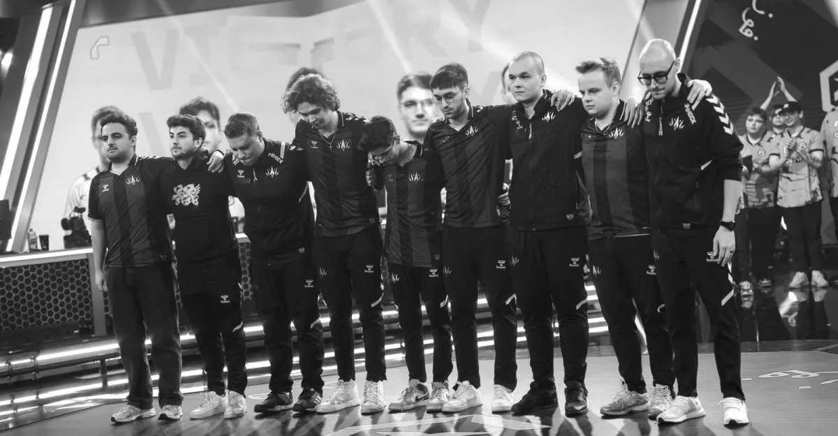 BBL proklouzl postup mezi prsty