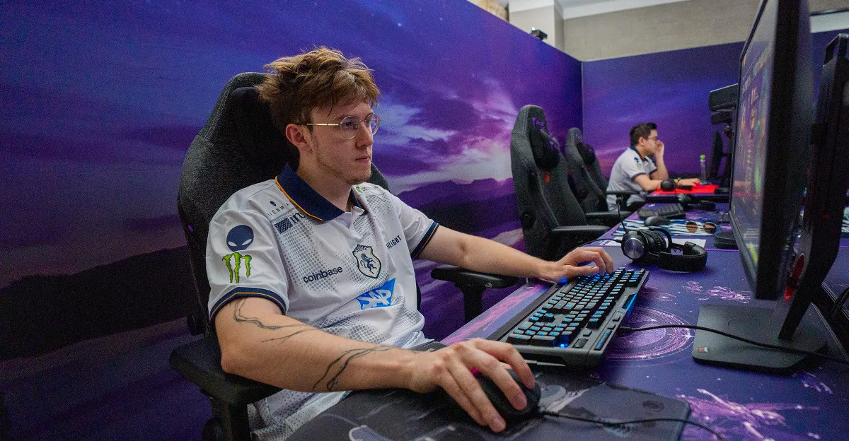 Jonáš „SabeRLighT“ Volek