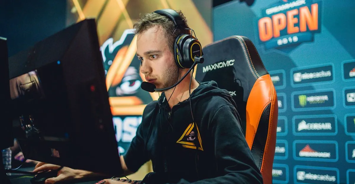 STYKO v barvách GODSENT