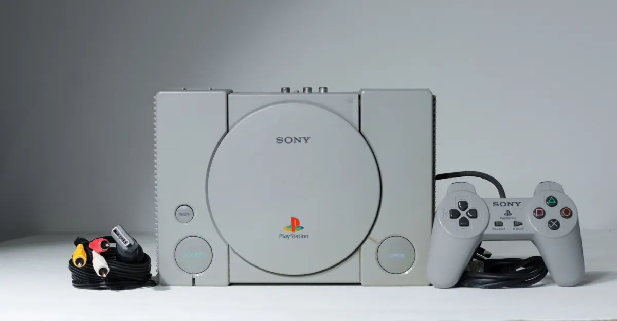 Herní konzole PlayStation vyšla v Evropě před třiceti lety, 29. září 1995.