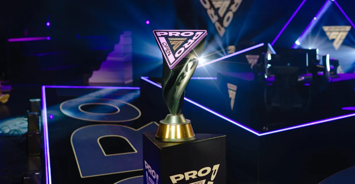 Trofej pro vítěze FC Pro Open