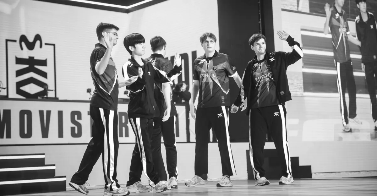 Fnatic je prvním týmem, který ve Swiss Stage Worlds 2025 končí