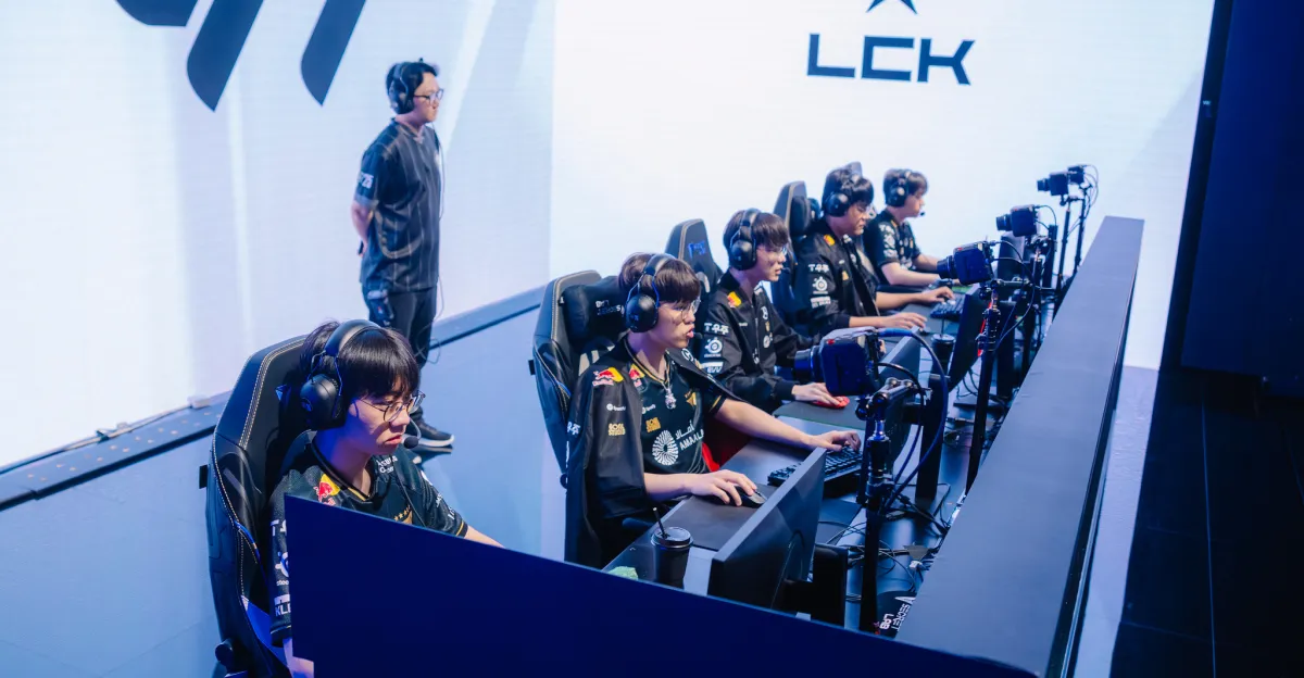 Kominkace s trenérem během zápasů?