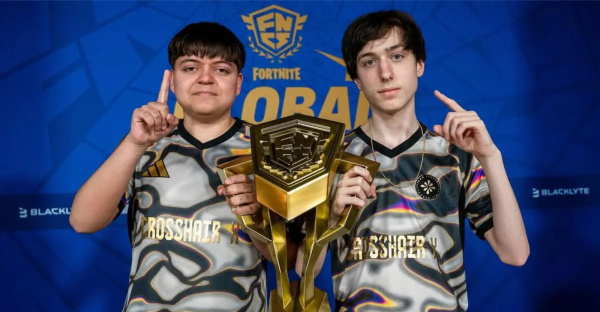 Miguel "Pollo" Moreno (vlevo) a Peter "Peterbot" Kata (vpravo)