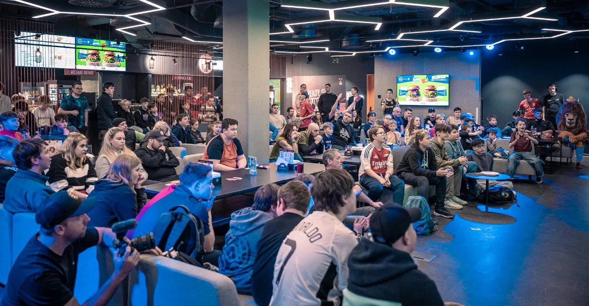 Vyvrcholení sezóny se blíží! Do Prahy dorazí nejlepší hráči i známé EA FC osobnosti