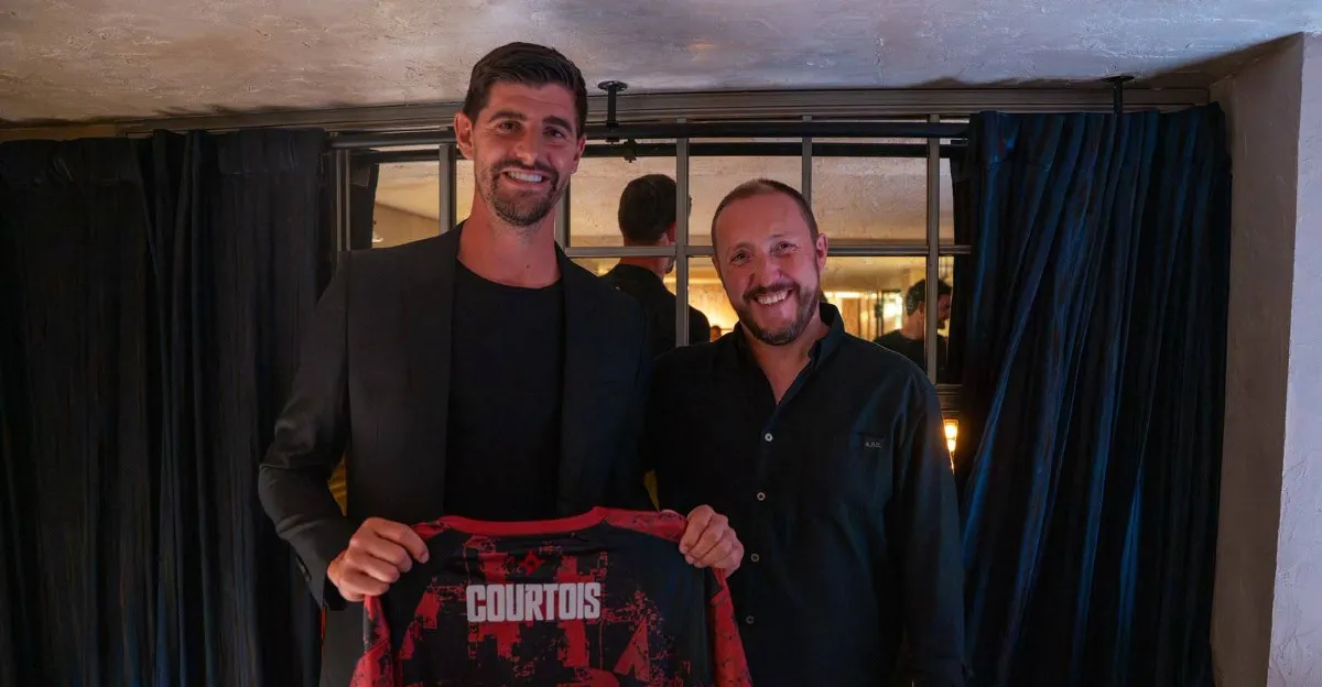 Thibaut Courtois (nalevo)