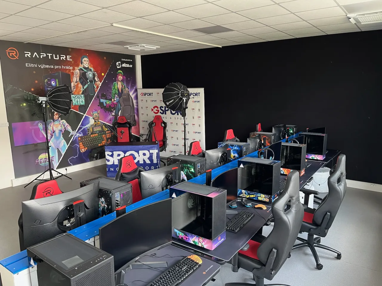 Univerzita Karlova otevřela unikátní esportovou učebnu