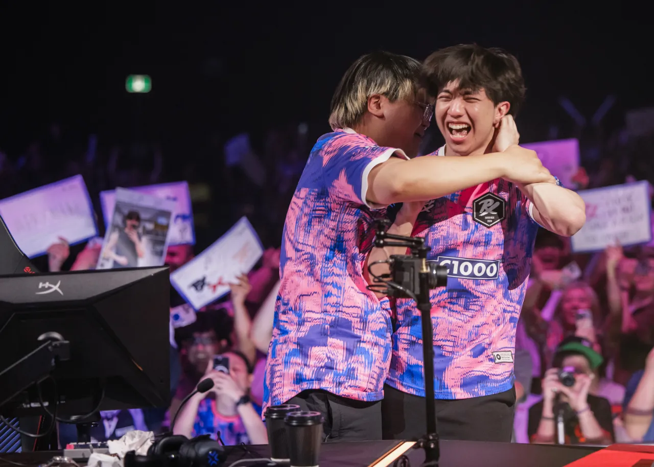 Khalish "d4v41" Rusyaidee a Jason "f0rsakeN" Susanto