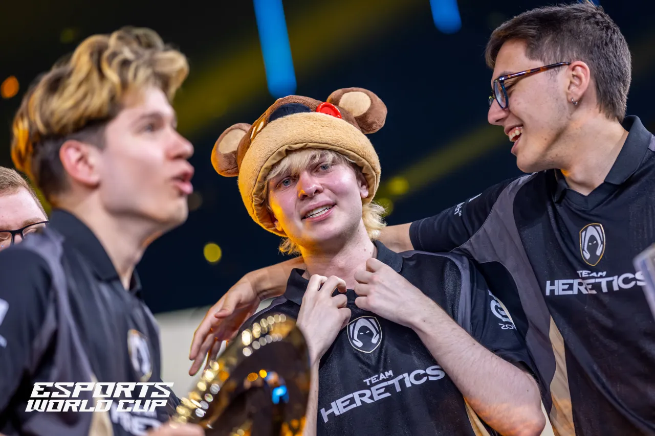 Dominykas "MiniBoo" Lukaševičius, Benjy "benjyfishy" Fish a Mert "Wo0t" Alkan