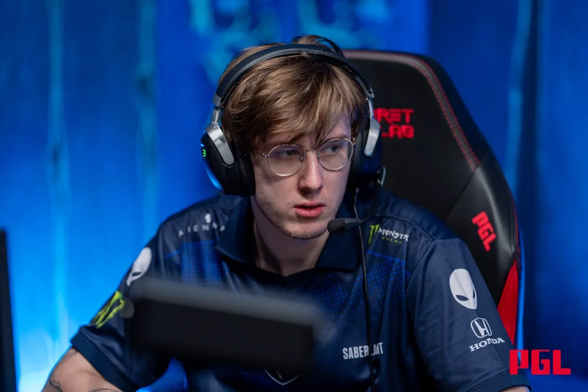 Jonáš „SabeRLighT“ Volek