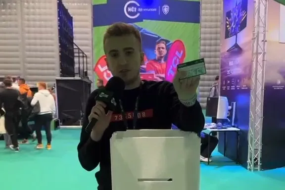 Losování vítěze razítkové soutěže