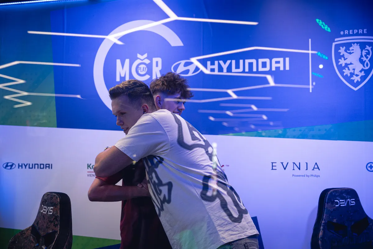 Ve finále se utkali Rocksorr a Seron