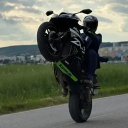 Profile picture for user Oliver_zx6r