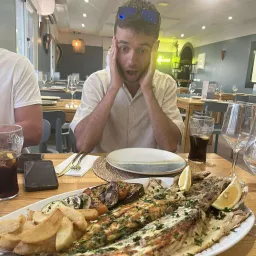 Profile picture for user Peetaaa