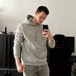 Profile picture for user tomhoření