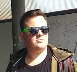 Profile picture for user Bujjonek