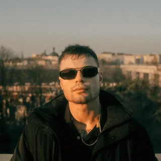 Profile picture for user Mateeess